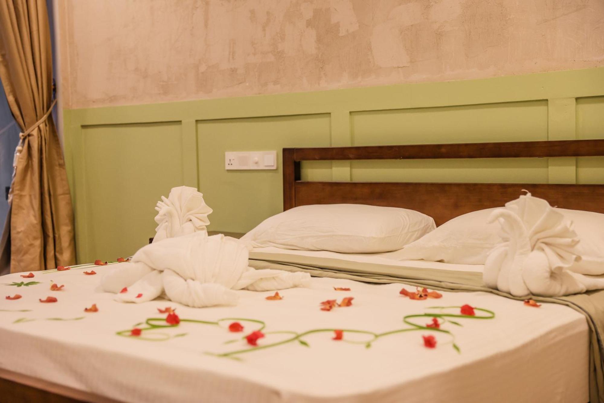 Ahola Thoddoo, Maldives Hotel Екстериор снимка